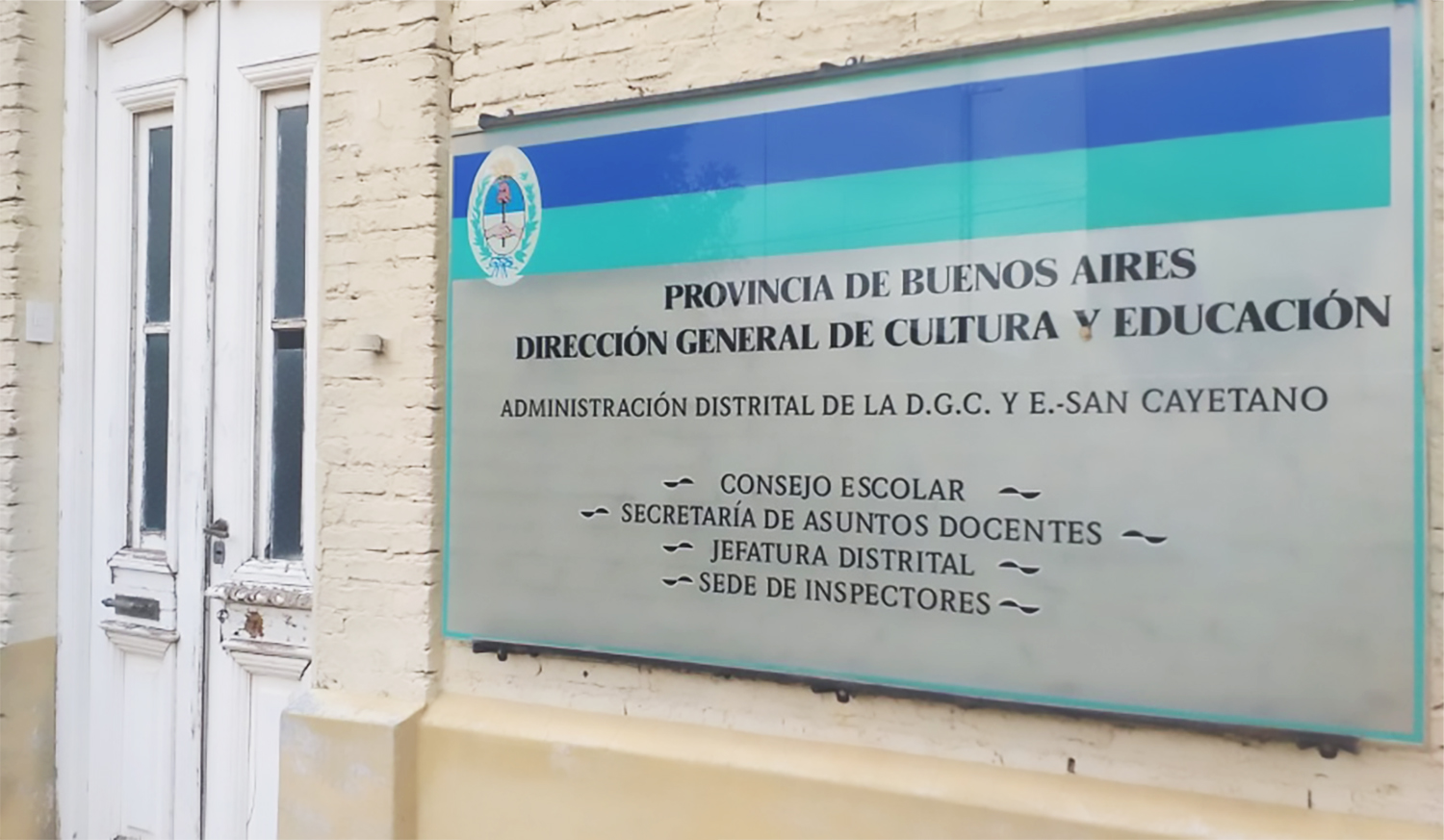 El Consejo Escolar abre nuevas convocatorias para proveedores y constructores locales