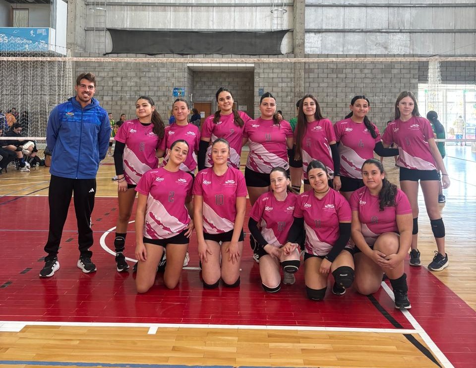 Destacado debut del equipo Sub-14 de vóley municipal en la Liga de Tres Arroyos